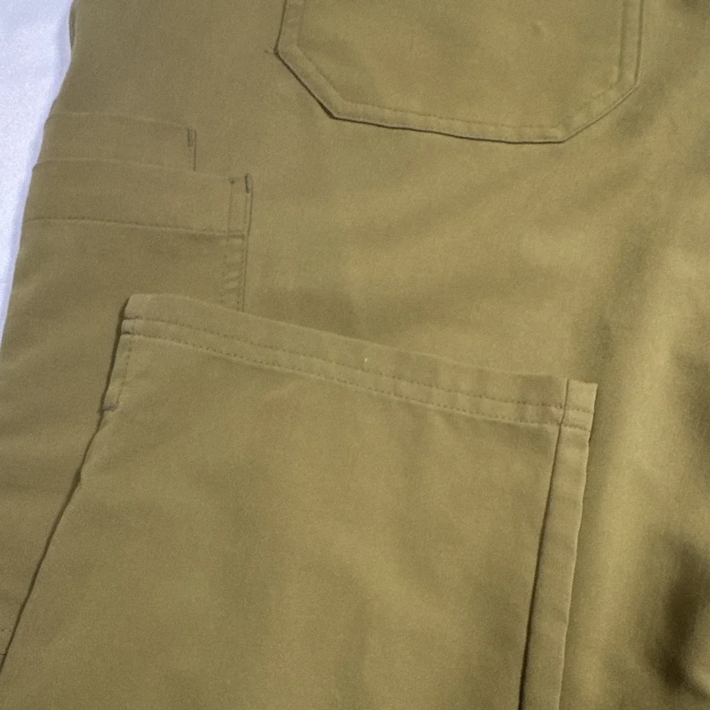 FIGS Technical Collection Unisex Green Solid Scrub Pants L Drawstring Pockets